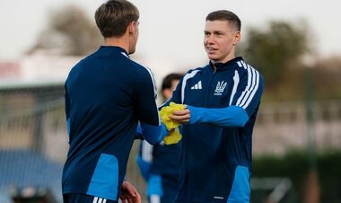 ФОТО. Сборная Украины начала подготовку к ключевой игре против Франции