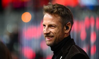 Чемпіон Ф1 різко відреагував на критику Хемілтона та Леклера у Феррарі