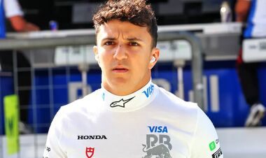 Новачок Ф1: «Якщо чесно, я до цього звик. так усе працює в Ред Булл»