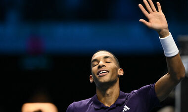 Оже-Альяссім вирвав перемогу у Шелтона на Підсумковому турнірі АТР 2025