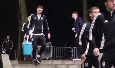 ВИДЕО. Игроки сборной Украины по футзалу прибыли на матч с Францией