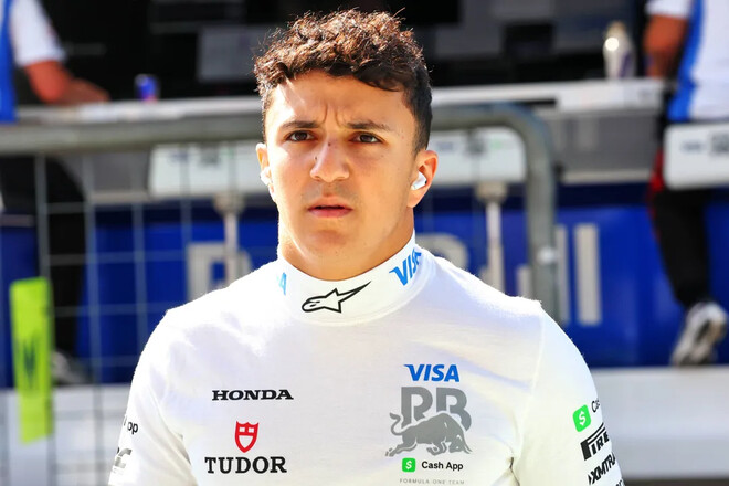 Новачок Ф1: «Якщо чесно, я до цього звик. так усе працює в Ред Булл»