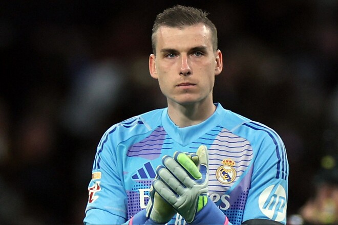 Вратарь сборной Украины разозлился на коуча, недовольный своим положением