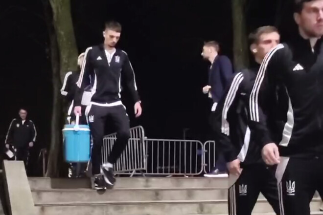 ВИДЕО. Игроки сборной Украины по футзалу прибыли на матч с Францией