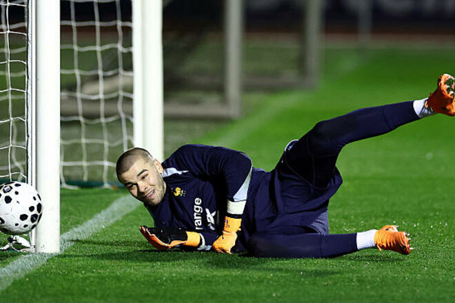 Кипер сборной Франции попал в скандал из-за лайка в соцсетях. Что случилось