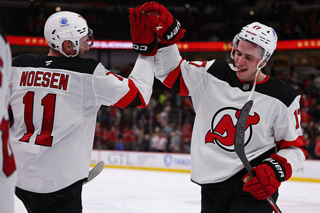 НХЛ. 7 шайб Рейнджерс, рекордный хет-трик защитника, победа Эдмонтона