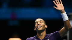 Оже-Альяссім вирвав перемогу у Шелтона на Підсумковому турнірі АТР 2025