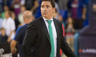 ОФІЦІЙНО. Здобув 19 титулів. Барселона повернула легендарного тренера