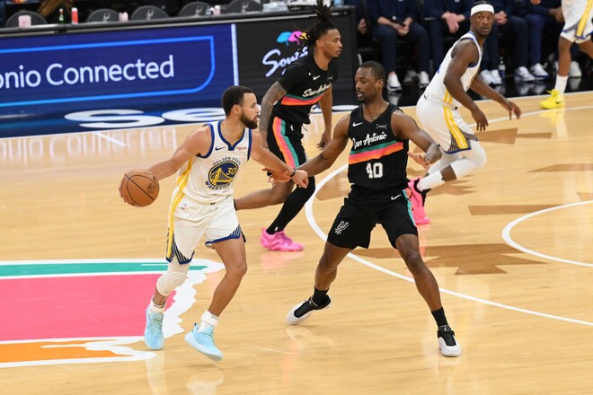 НБА: 46 очков Карри, Оклахома разгромила Лейкерс, Детройт – лидер Востока