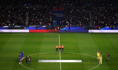 ФОТО. Сборные Франции и Украины почтили память жертв терактов в Париже