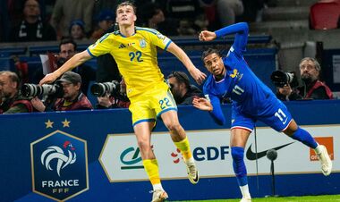 ФОТО. Михавко провел дебютный матч за сборную Украины. И наступил на ногу