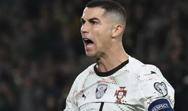 PHOTO. Ronaldo's reaction to a fan who mocked him after being sent off