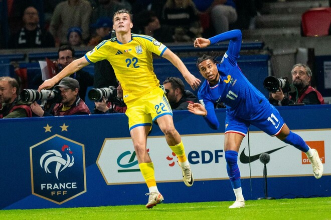 ФОТО. Михавко провів дебютний матч за збірну України. І наступив на ногу