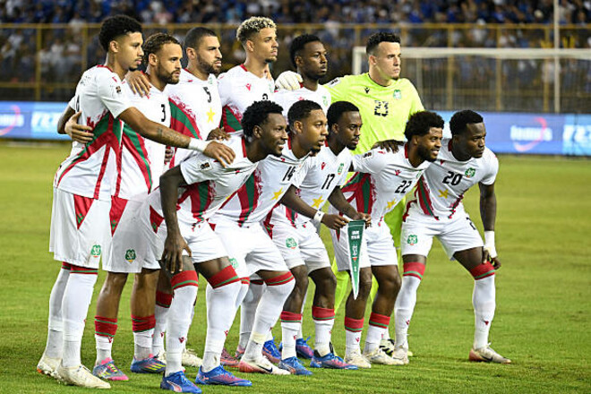 Отбор КОНКАКАФ. Суринам и Кюрасао близки к сенсационному выходу на ЧМ-2026