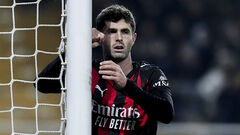 ФОТО. Известный футболист выпустит книгу. Она – уникальна