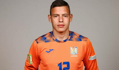 Голкипер сборной Украины был вынужден покинуть поле из-за травмы