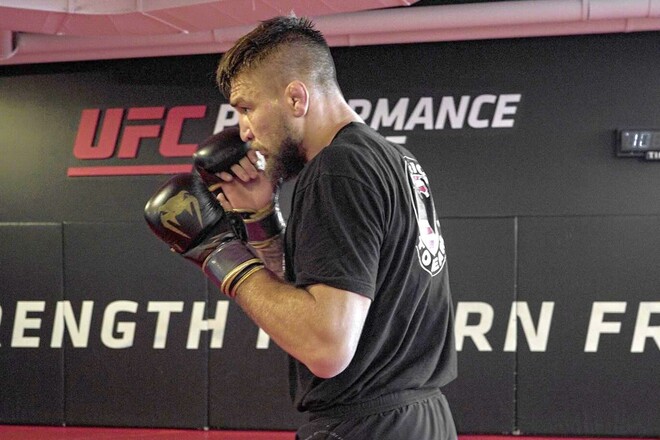 Плюс один українець у UFC. Екс-чемпіон Bellator виступатиме у топ-лізі