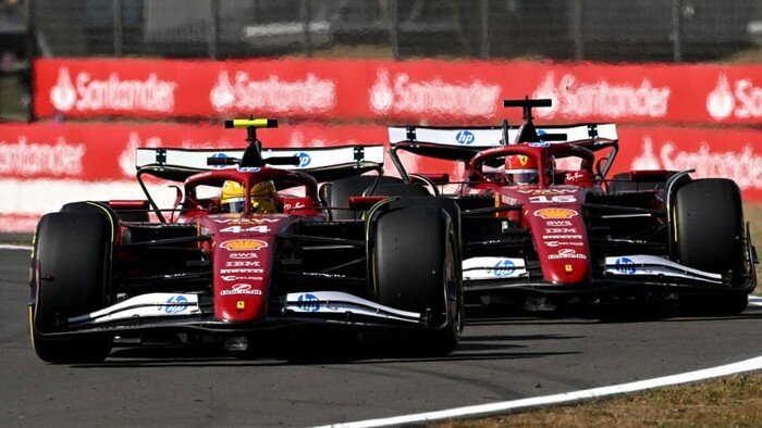 Журналист BBC раскрыл срок контрактов Хэмилтона и Леклера