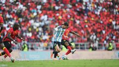 Гол и ассист Месси. Аргентина выиграла товарищеский матч у Анголы