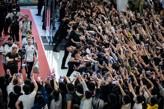 Falcons победили Vitality в полуфинале BLAST Rivals Season 2 по CS2