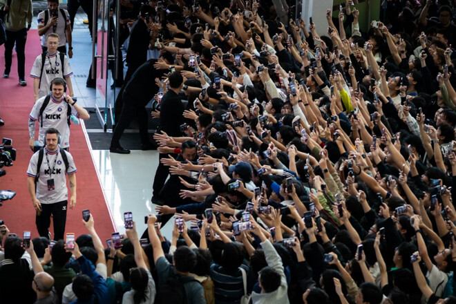 ВИДЕО. Китайцы подхватили хейт. Капитана Vitality встретили оскорблениями