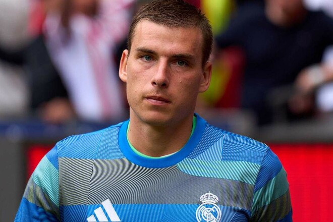 Реал має пропозицію щодо Луніна від культового клубу. Перес у шоці від суми