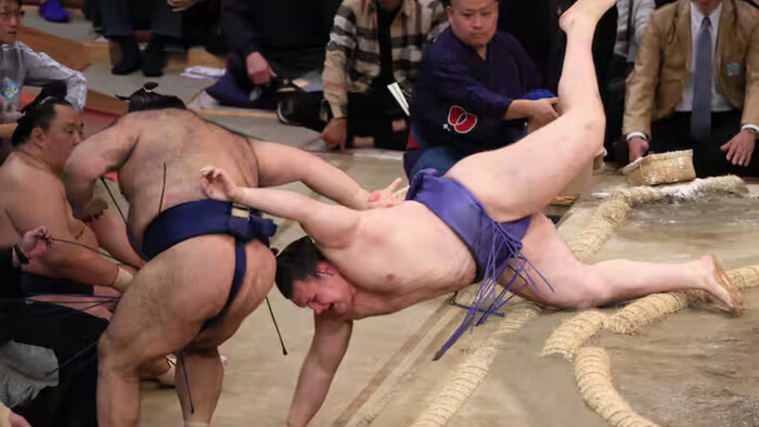 Следом за йокодзуной. Украинец Аонишики выиграл 6-ю схватку на Kyūshū basho