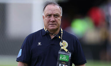 Тренер покинул сборную перед ключевым матчем отбора ЧМ. В чем причина?