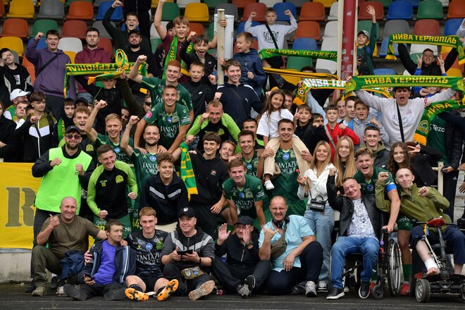 ФОТО. «Ну и п****й». Фанаты Нивы написали послание клубу УПЛ