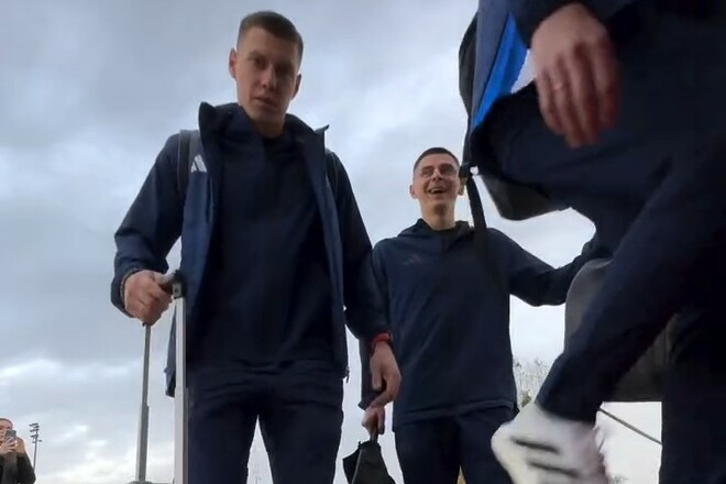 ВИДЕО. Сборная Украины отправилась в Польшу на решающий матч с Исландией