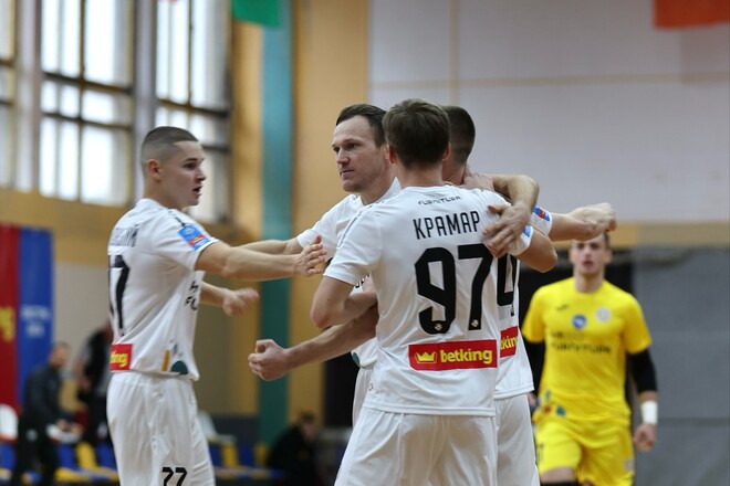 Фурнітура з хет-триком Крамара здолала Сокіл