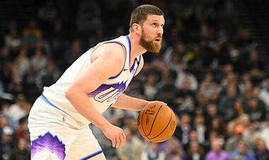 Результативный матч. Михайлюк помог Юте одержать безумную победу в НБА