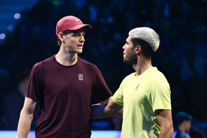 Алькарас и Синнер в двухчасовой битве определили чемпиона Итогового турнира