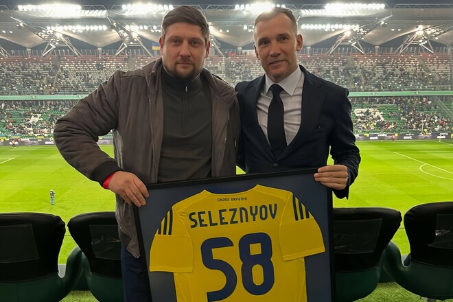 Селезньов і Федецький отримали від Андрія Шевченка футболки збірної України