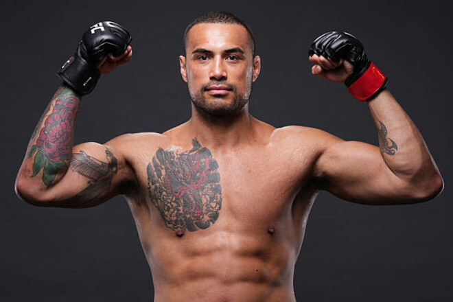 Без шансов для соперника. Ульберг уничтожил Рейеса в главном событии UFC