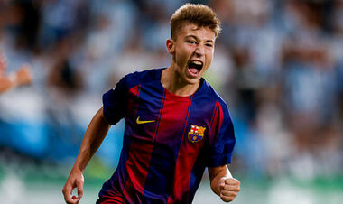 ФОТО. Украинский футболист Барселоны попал в символическую сборную недели