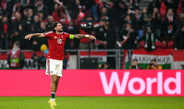 VIDEO. Karma is in business. The Liverpool player made fun of the fans - and lost