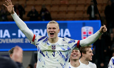 ГОЛАНД: «При рахунку 1:1 він почав торкатися мене за сідниці»