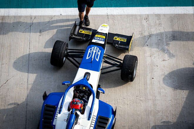 ОФИЦИАЛЬНО. Украинец объявил о завершении карьеры в Формулах