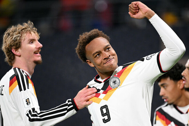 Ляпас у напрямку плей-оф. Німеччина розгромила Словаччину