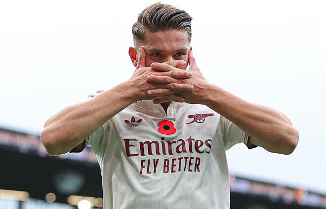 ФОТО. Поруч з легендою. Фанат Арсенала присвятив мурал Дьокерешу