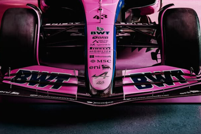 ФОТО. Більше рожевого. Аутсайдер Ф1 оновив кольори у США