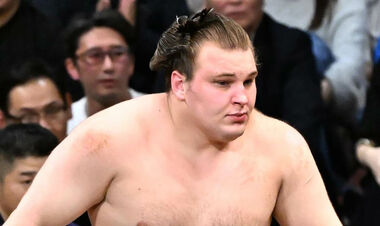 Неприступный Йошинофуджи. Явгусишин проиграл, но лидирует с йокодзунами