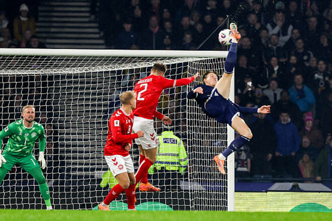 ВІДЕО. Скотт Мактоміней неймовірним ударом через себе забив за Шотландію