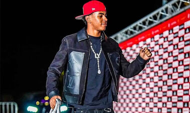 ФОТО. Звезда Барселоны устроил закрытую вечеринку. Хотел ее засекретить