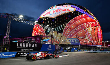 Старт Гран-при Лас-Вегаса: скорость Феррари и Макларена, красные флаги