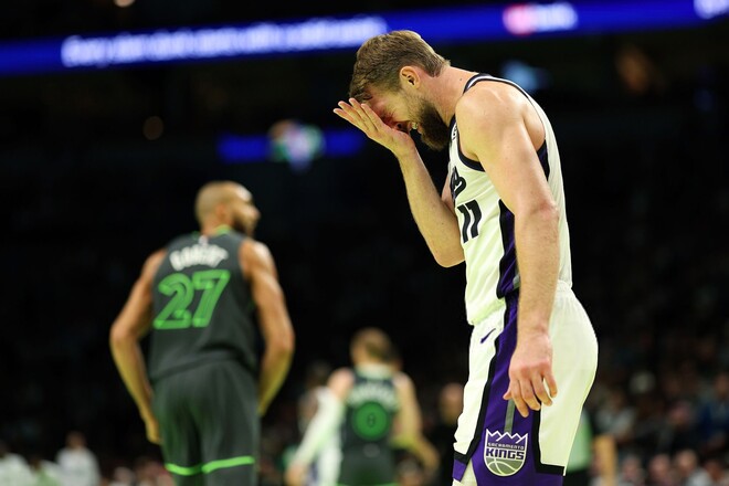 Звездный центровой клуба НБА порвал мениск и выбыл на длительный срок