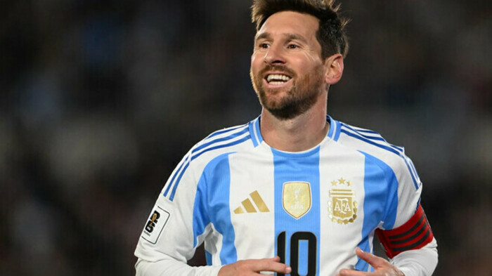 ФОТО. Автографи Мессі тепер перевірятимуть по-новому. Що сталося?