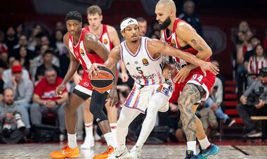 Евролига: Олимпиакос в погоне за Хапоэлем, Валенсия одолела Црвену Звезду