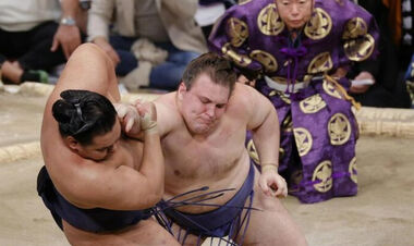 Yavgusyshyn defeated yokozuna and was one step away from the first Emperor's Cup